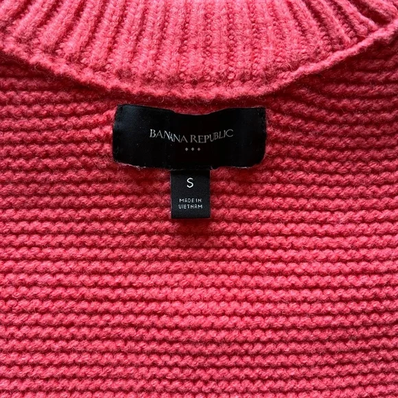 Banana Republic Sweater - Picture 4 of 5